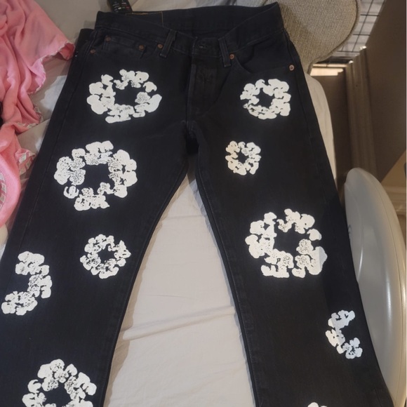 Levi Jeans - Picture 3 of 3